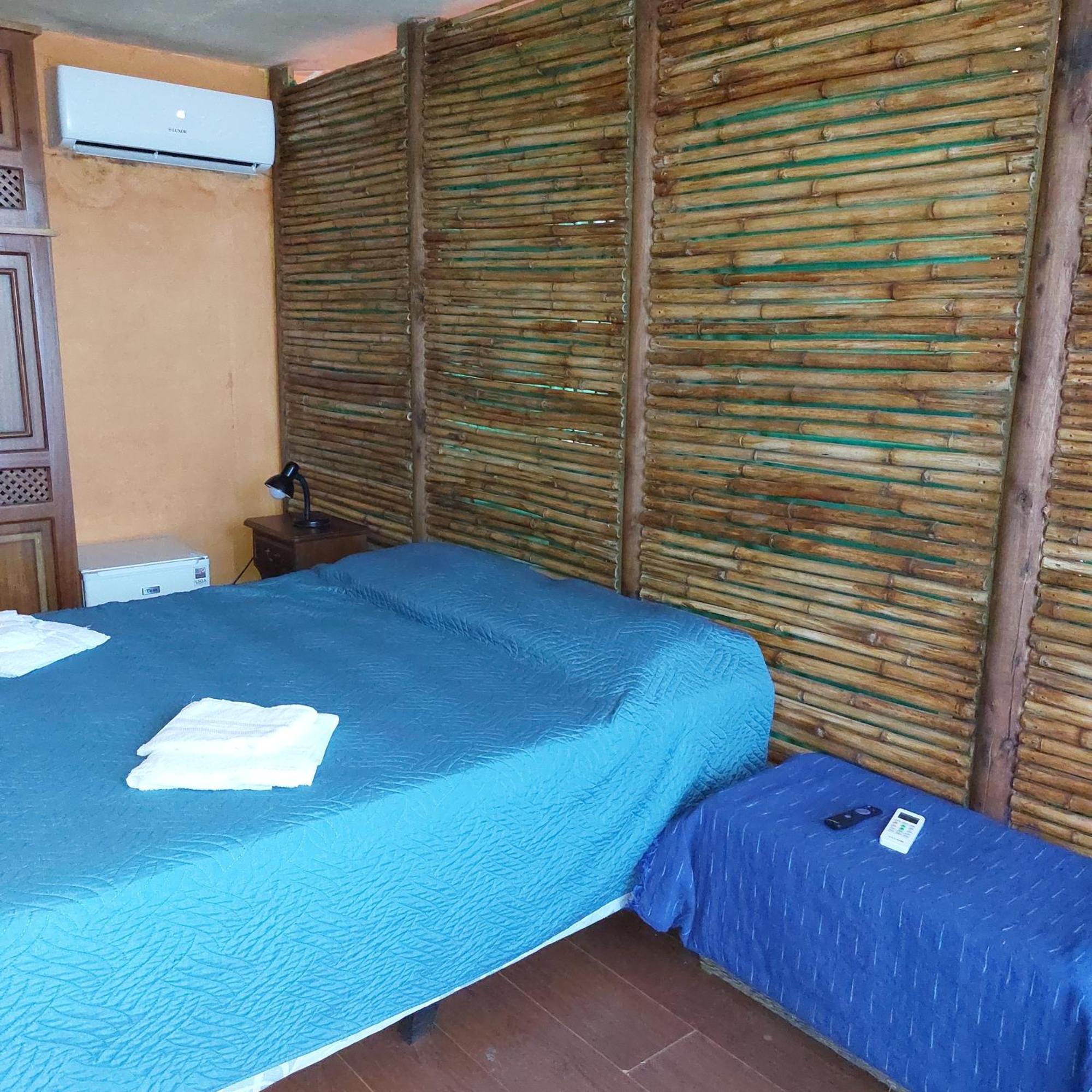 Posada Mar Azul Con Jacuzzi Bed & Breakfast Punta Del Diablo Exterior photo